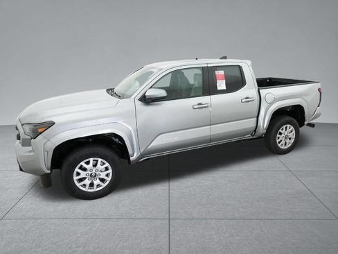 Used 2026 Toyota Tacoma SR5 RWD image 2
