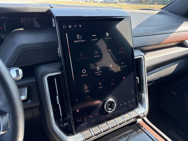 Used 2025 GMC Yukon Denali AWD/4WD image 33