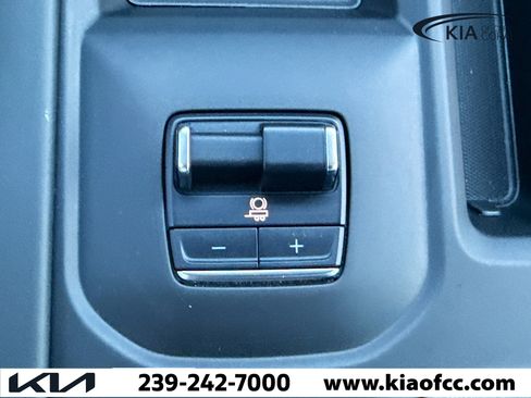 Used 2025 GMC Sierra 3500 Denali Ultimate image 28