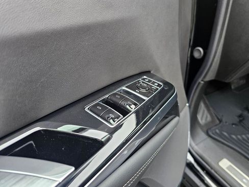 New 2026 Cadillac Escalade ESV Luxury AWD/4WD image 28