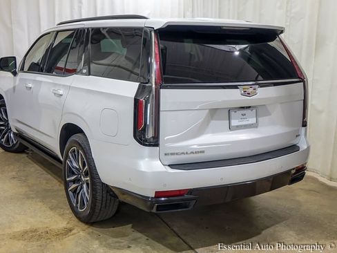 Used 2021 Cadillac Escalade Sport w/ Driver Assist Tech Package AWD/4WD image 9