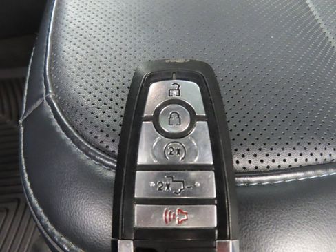 Used 2025 Ford F250 Platinum image 61