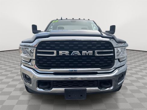 Used 2022 RAM 5500 Tradesman RWD image 4