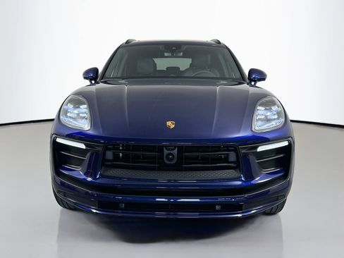 Certified 2025 Porsche Macan image 10