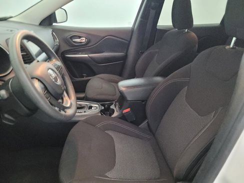 Used 2020 Jeep Cherokee Latitude image 17