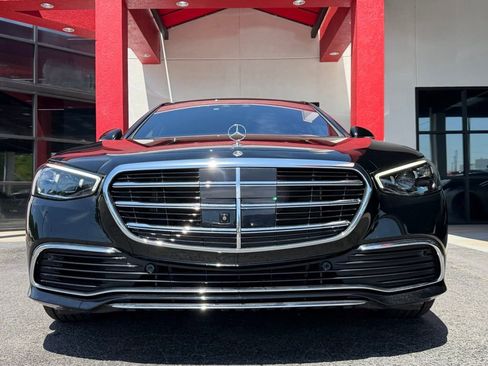 Used 2023 Mercedes-Benz S 580 4MATIC Sedan image 3