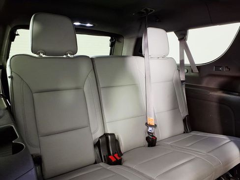 Used 2021 GMC Yukon XL SLT w/ SLT Premium Package image 14