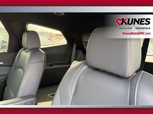 Used 2024 Buick Enclave Premium AWD/4WD image 30