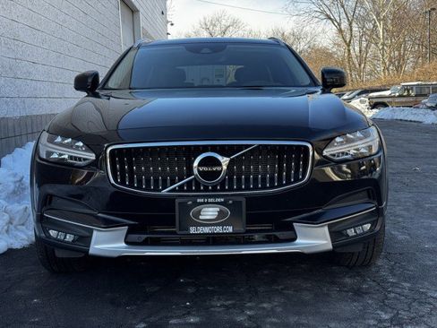 Used 2019 Volvo V90 T5 Cross Country w/ Protection Package Premier AWD/4WD image 10