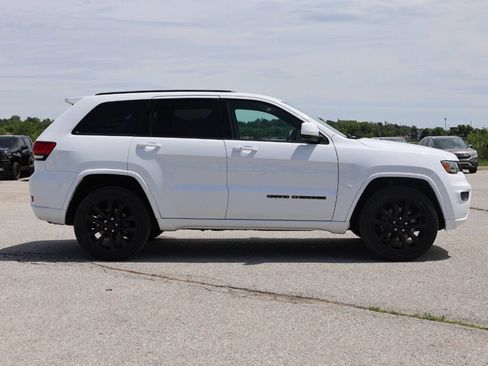 Used 2021 Jeep Grand Cherokee Laredo X AWD/4WD image 7