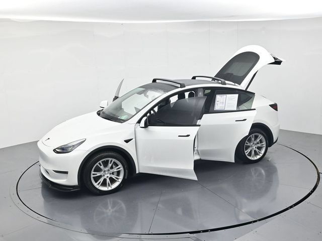 Used 2022 Tesla Model Y Long Range AWD/4WD image 46