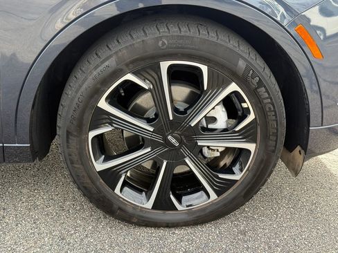 Used 2024 Lincoln Nautilus Reserve w/ Equipment Group 202A image 8