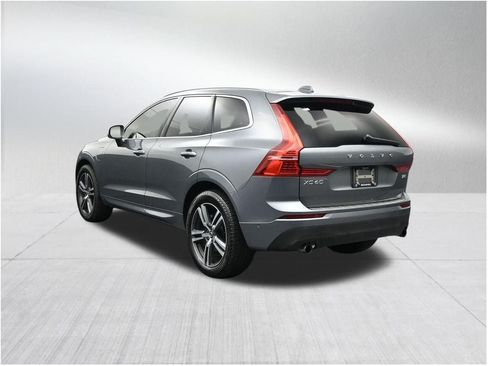 Used 2019 Volvo XC60 T8 Momentum w/ Premium Package AWD/4WD image 3
