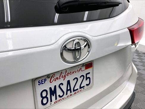 Used 2019 Toyota Highlander LE image 7