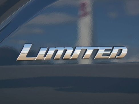 Used 2025 Toyota 4Runner Limited image 18