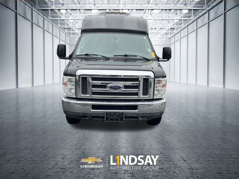 Used 2014 Ford E-350 and Econoline 350 Super Duty image 3