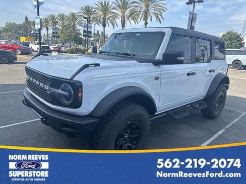 Used 2024 Ford Bronco Wildtrak image 1