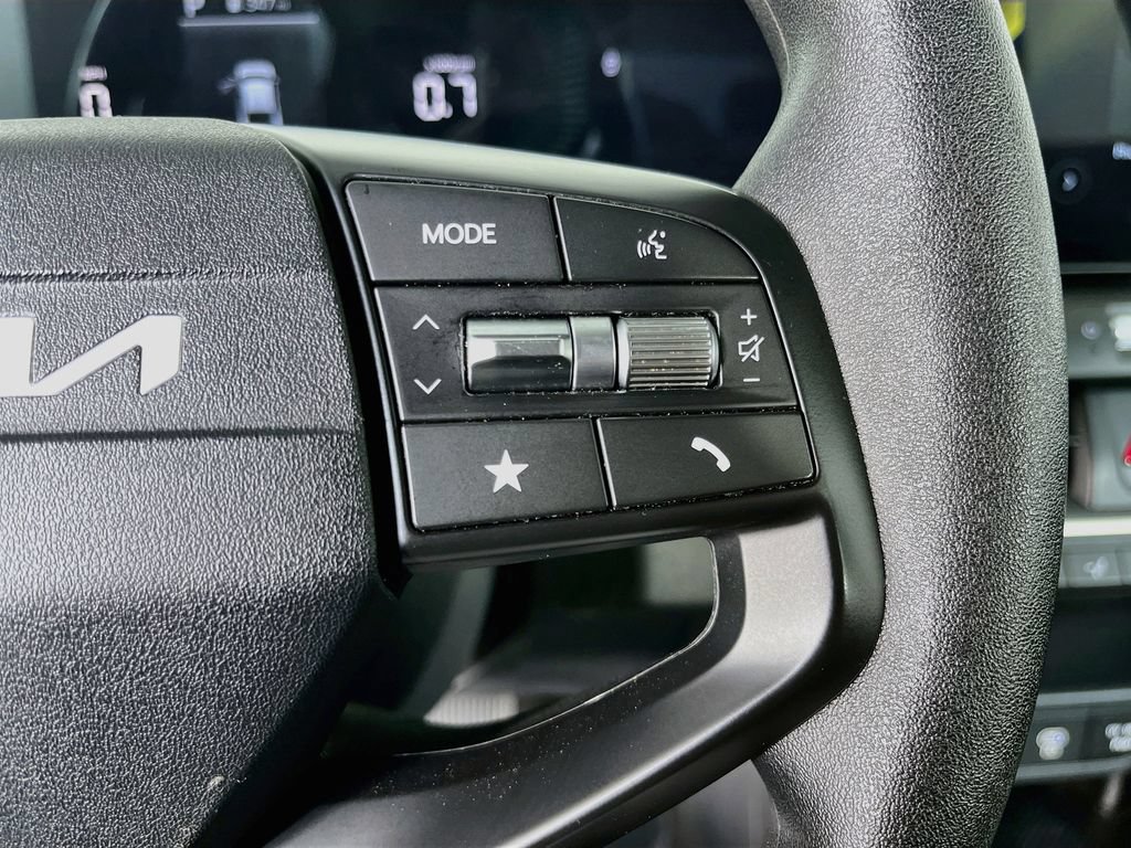 Used 2025 Kia K4 FWD image 15