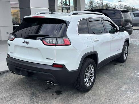 Used 2019 Jeep Cherokee Latitude Plus w/ Cold Weather Group image 3