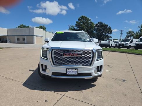 Used 2021 GMC Yukon XL Denali AWD/4WD image 8