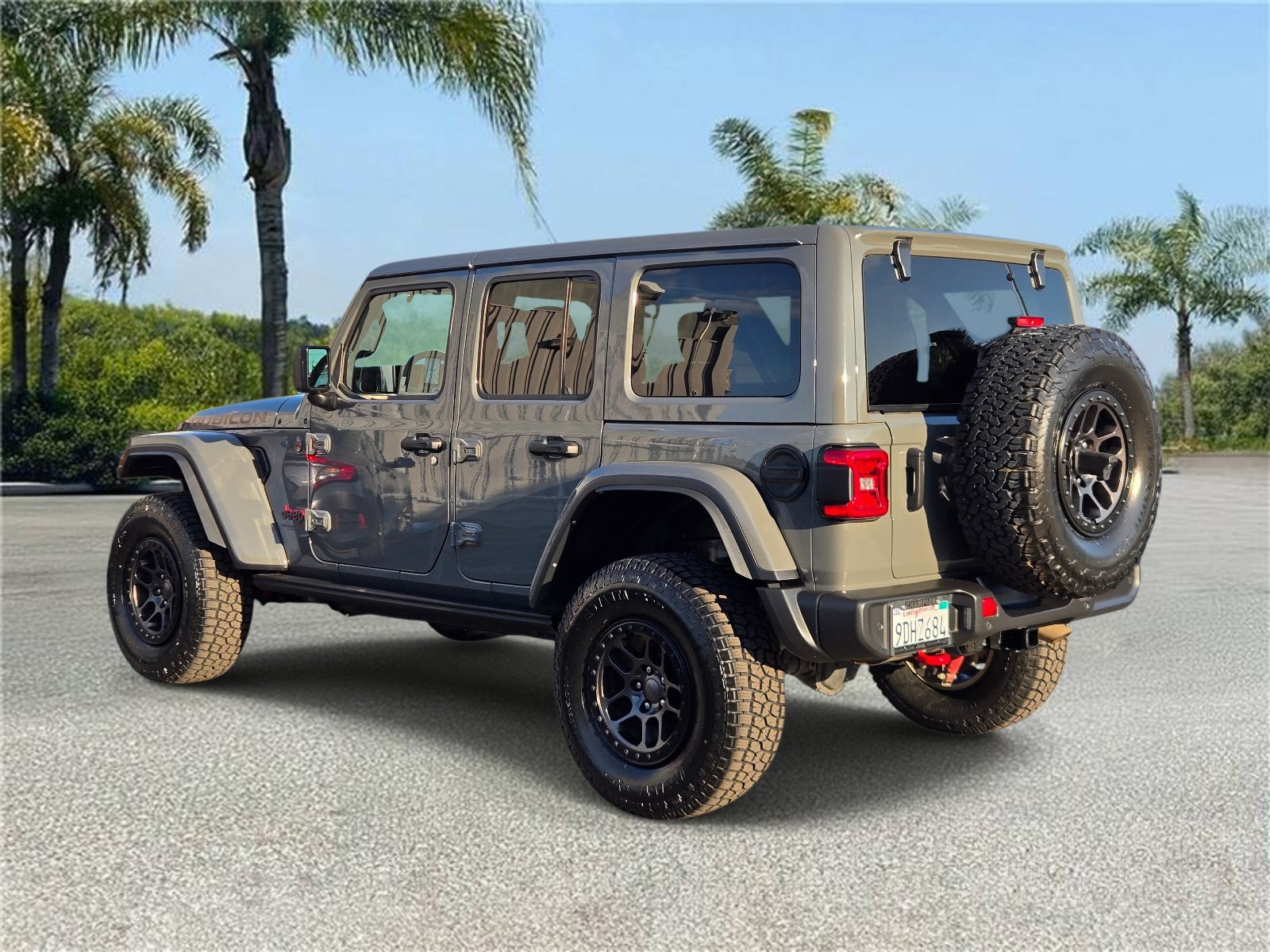 Used 2022 Jeep Wrangler Unlimited Rubicon w/ Xtreme Recon 35" Tire Package AWD/4WD image 5