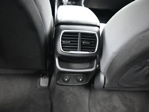 Used 2019 Hyundai Santa Fe SEL image 36