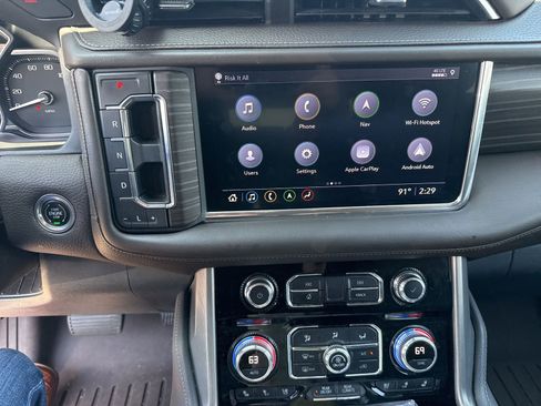 Used 2021 GMC Yukon XL Denali w/ Denali Premium Package AWD/4WD image 17