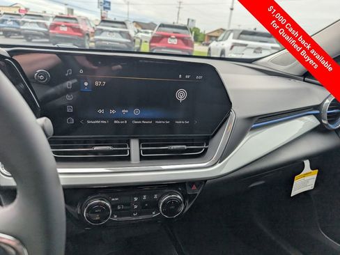 New 2026 Chevrolet Trax LT w/ Driver Confidence Package FWD image 20