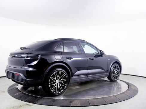 New 2025 Porsche Macan Electric image 30