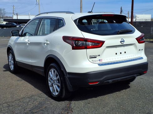 Used 2022 Nissan Rogue Sport SV w/ Technology Package image 6