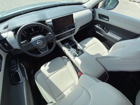 Used 2026 Nissan Pathfinder SL AWD/4WD image 9