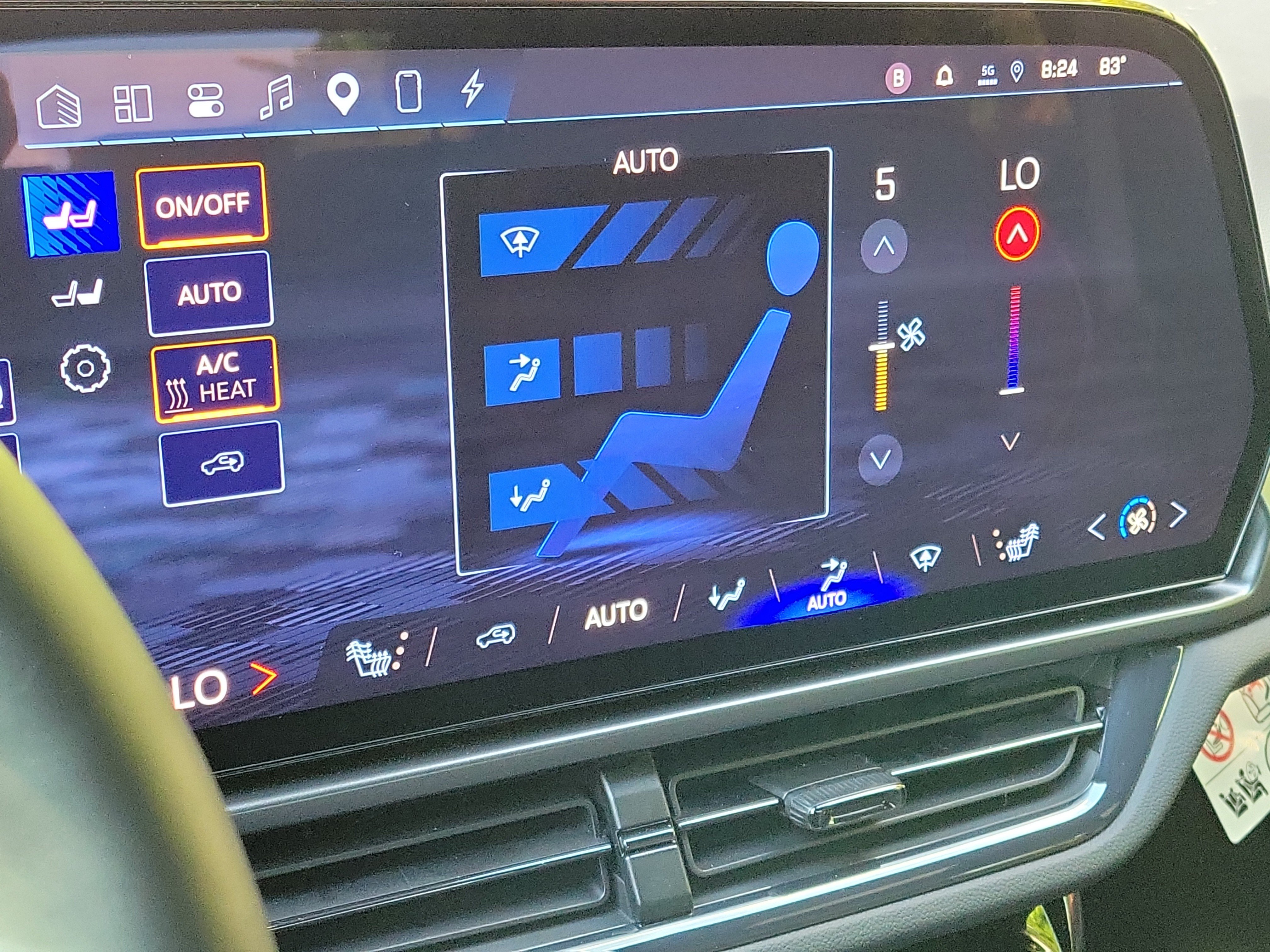 Used 2024 Chevrolet Equinox EV RS FWD image 31