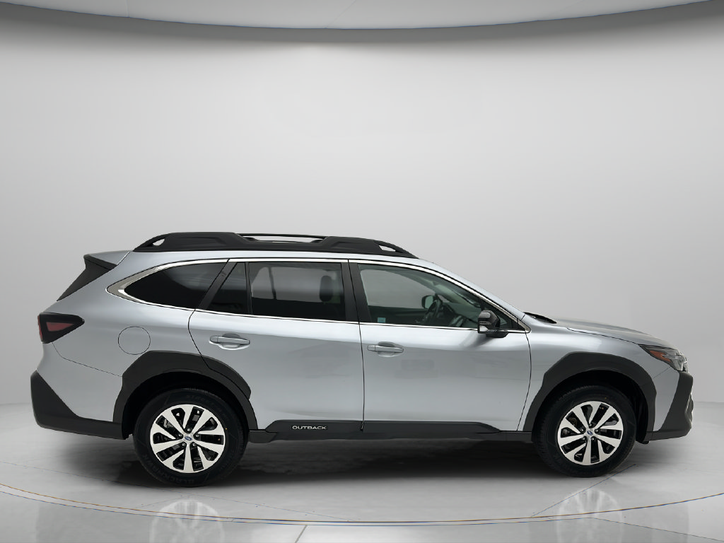 Used 2025 Subaru Outback Premium AWD/4WD image 6