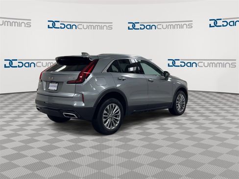 Used 2024 Cadillac XT4 Premium Luxury image 8