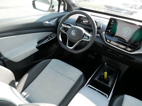 Certified 2024 Volkswagen ID.4 2WD image 9