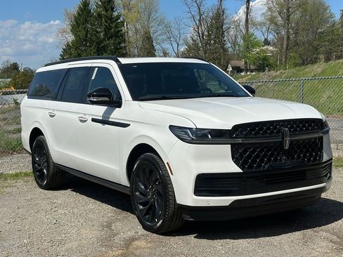 New 2026 Lincoln Navigator L Reserve AWD/4WD image 27