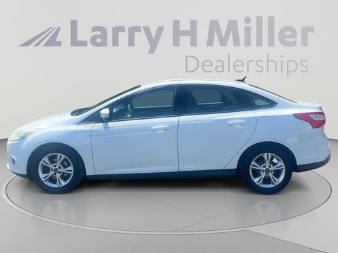 Used 2013 Ford Focus SE FWD image 2