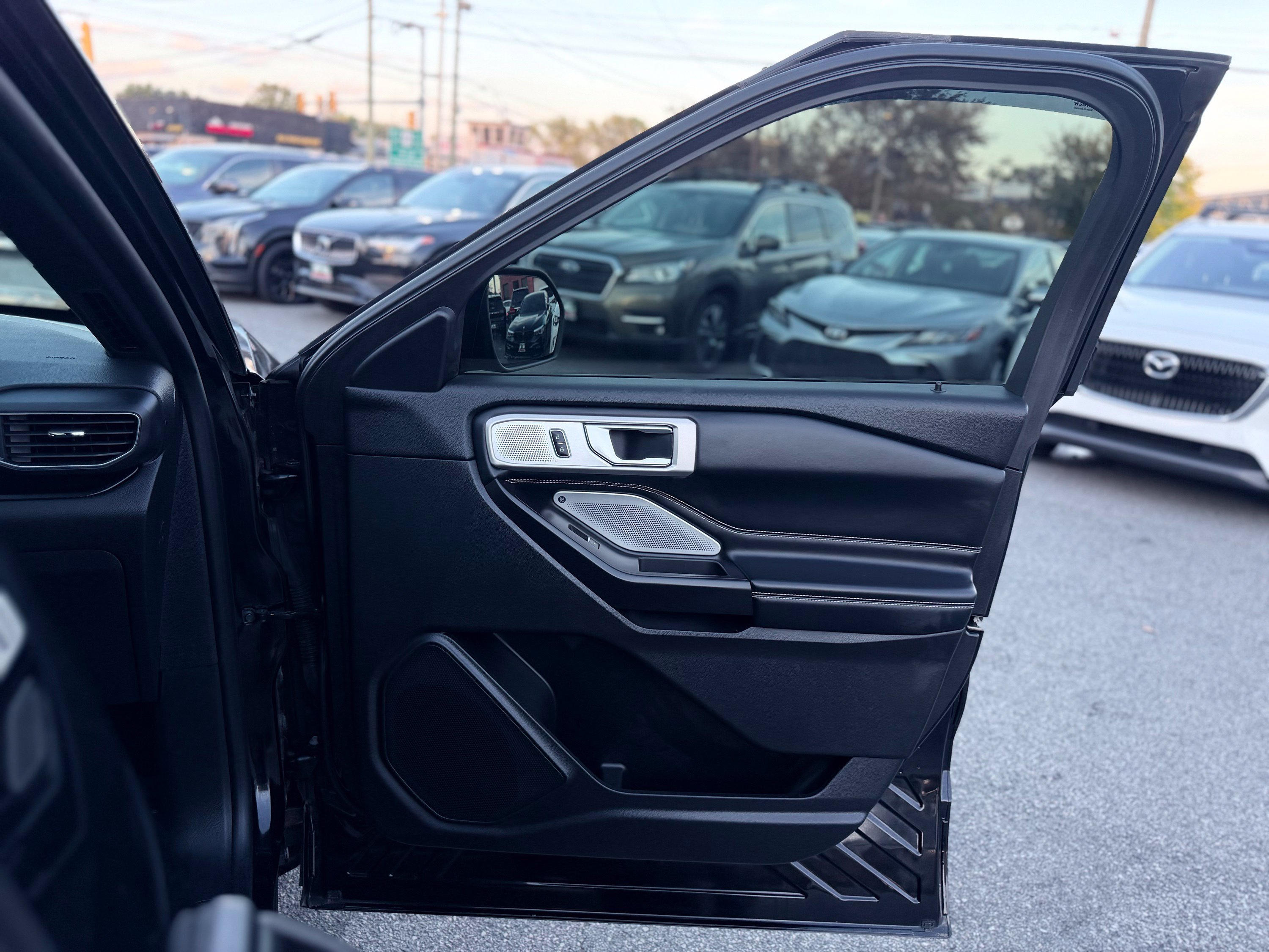 Used 2020 Ford Explorer ST w/ Premium Technology Package AWD/4WD image 24