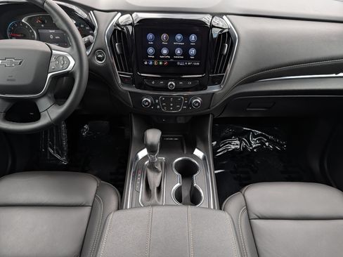 Used 2023 Chevrolet Traverse LT w/ Midnight/Sport Edition AWD/4WD image 13