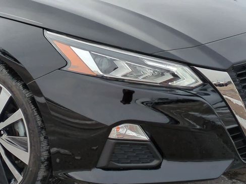 Used 2020 Nissan Altima 2.5 SR w/ Premium Package image 10