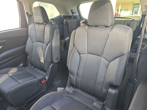 Used 2020 Subaru Ascent Premium w/ Convenience Package image 16