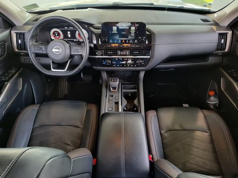 Used 2022 Nissan Pathfinder Platinum w/ Cargo Package FWD image 31