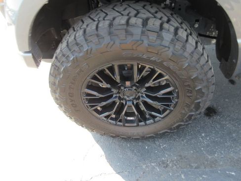 Used 2025 Ford F150 Raptor AWD/4WD image 15