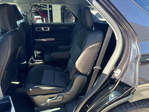 Used 2024 Ford Explorer XLT image 14