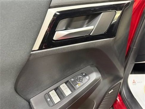 New 2026 Mitsubishi Outlander ES image 14