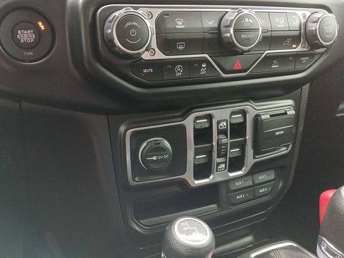 Used 2022 Jeep Wrangler Unlimited Sport AWD/4WD image 35