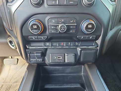 Used 2022 Chevrolet Silverado 2500 LT w/ Convenience Package image 19