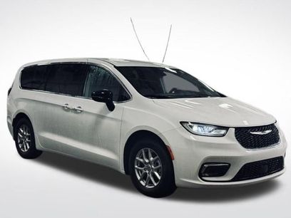 Used 2024 Chrysler Pacifica Touring-L