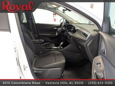 Used 2025 Buick Encore GX Preferred AWD/4WD image 8