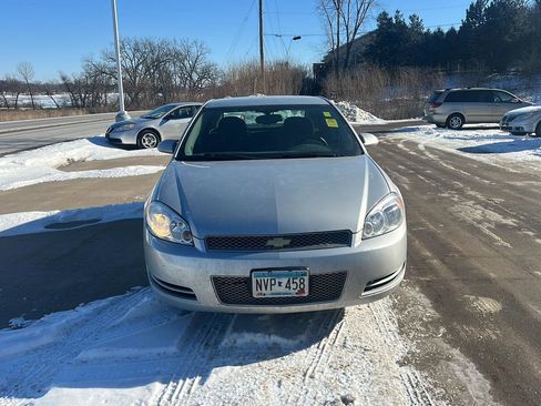 Used 2015 Chevrolet Impala LT image 2